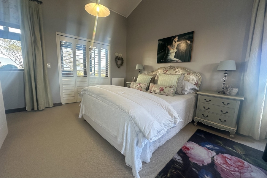 5 Bedroom Property for Sale in Oubaai Western Cape